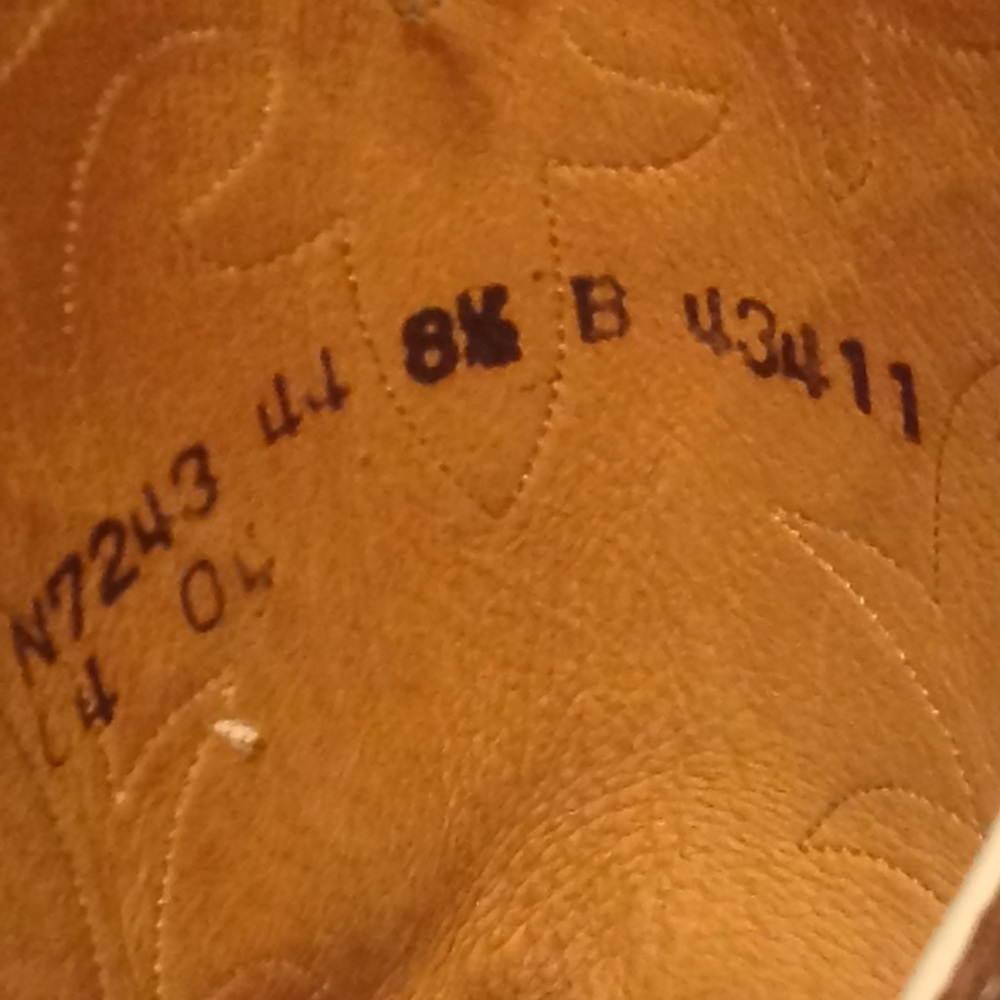 Women's size 8 1/2 B Lucchese Cowgirl boots. - Picture 8 of 8